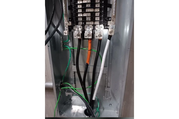 Servicio Eléctrico Profesional image 2
