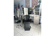 Cosmetologa y barbero en Los Angeles