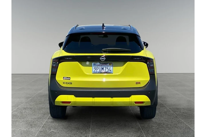 $30416 : Nissan Kicks 2025 SR 4dr Cro image 4