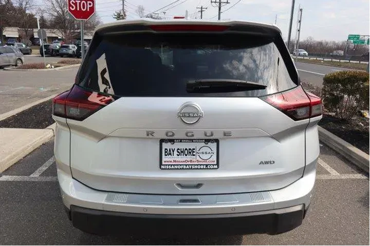 $23502 : Nissan Rogue 2025 AWD SV 4dr image 7
