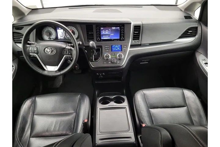 $25998 : Toyota Sienna 2018 SE 8-Pass image 9