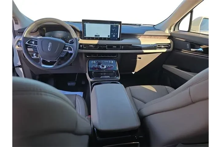 $33499 : Lincoln Nautilus 2022 AWD Re image 9