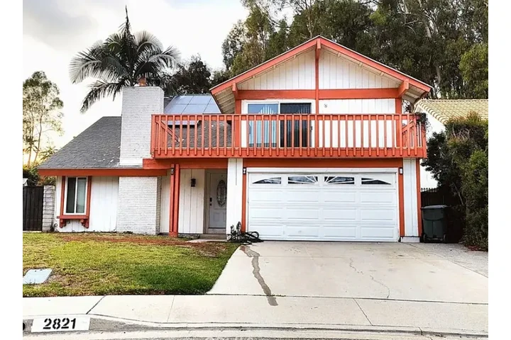 $2700 : 2127 sq ft. Upstairs is wood image 3