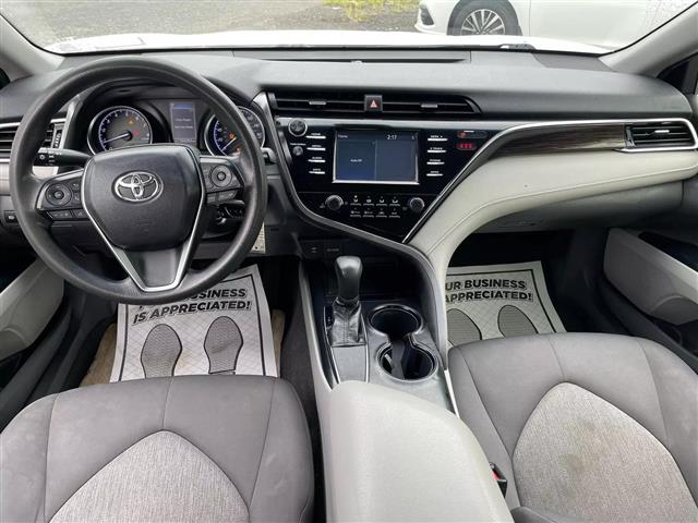 $15900 : 2018 TOYOTA CAMRY2018 TOYOTA image 8