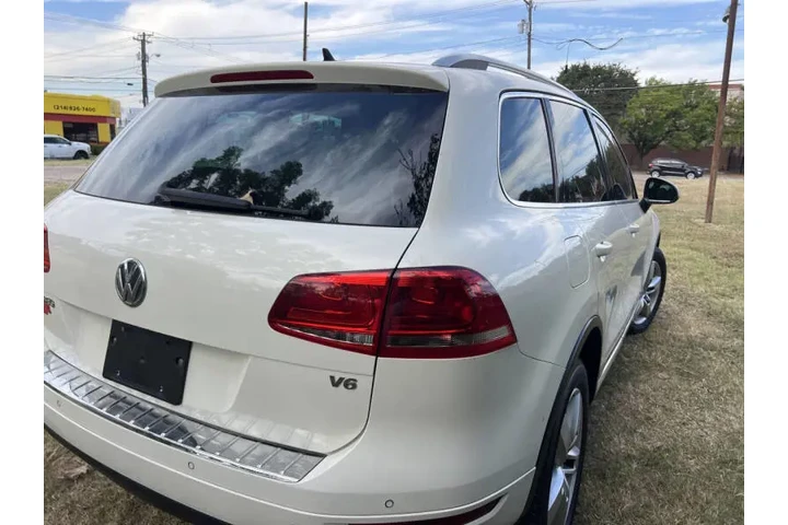 2012 Touareg image 8
