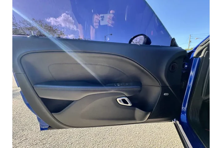 $31999 : 2018 Challenger 392 HEMI Scat image 10