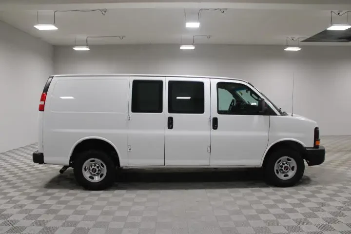 $19500 : GMC Savana 2016 2500 3dr Car image 9