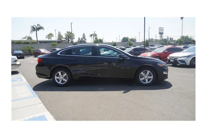 $19884 : 2024 Malibu LT image 5