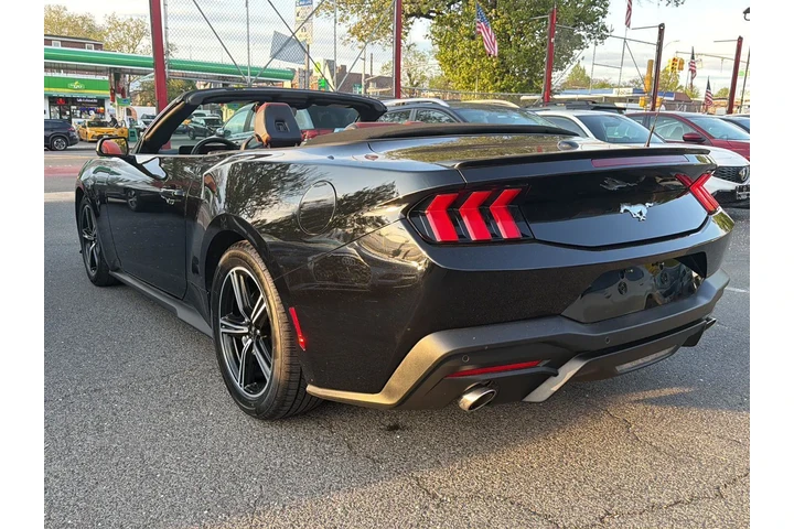 $30490 : Ford Mustang 2024 EcoBoost P image 6