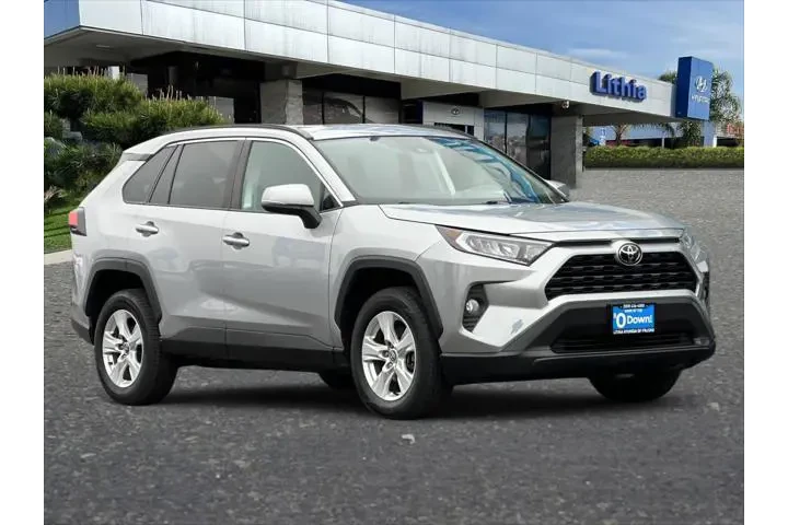 $19799 : Toyota RAV4 2020 AWD XLE 4dr image 10
