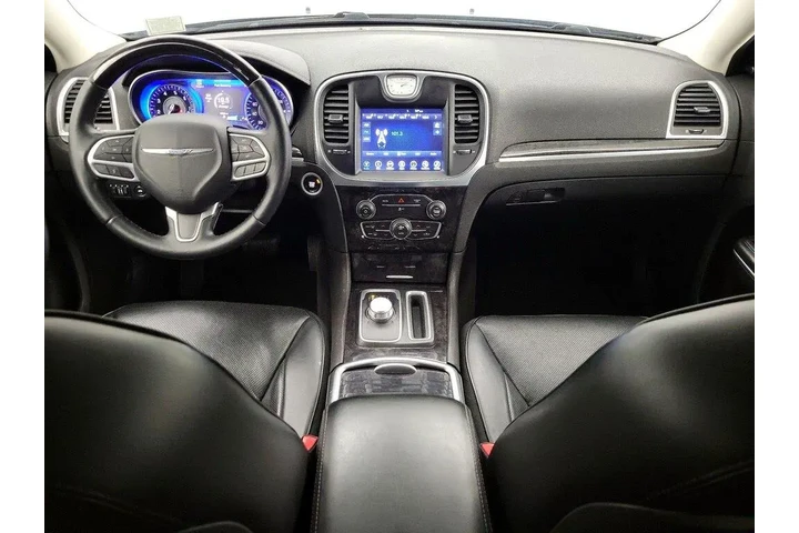 $15998 : Chrysler 300 2017 C 4dr Seda image 9