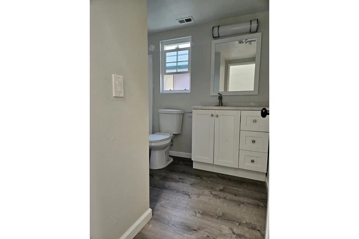 $585 : Cuarto/LOFT image 4