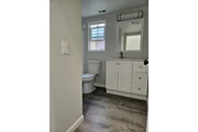 $585 : Cuarto/LOFT thumbnail
