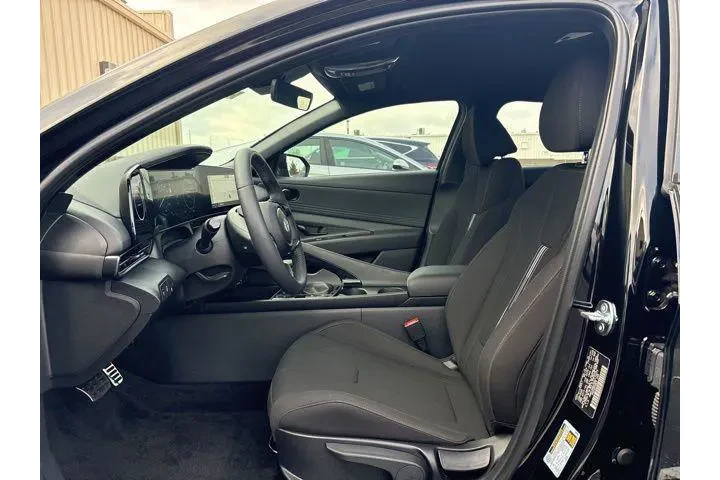 $29280 : Hyundai ELANTRA Hybrid 2025 image 4