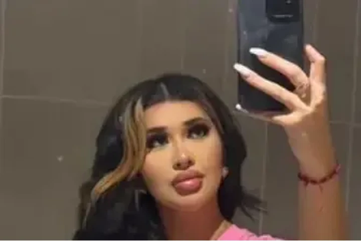 Venezolana amable image 1