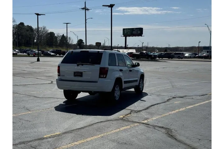 $5500 : 2006 Grand Cherokee Laredo image 5