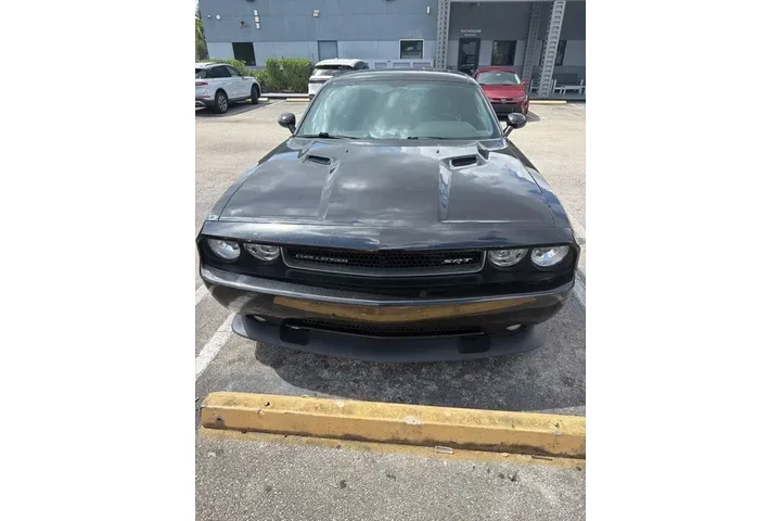 $17990 : Dodge Challenger 2011 SRT8 3 image 1