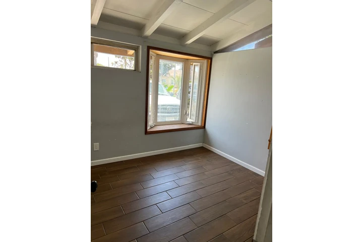 $950 : Se renta cuarto. Garden Grove image 1