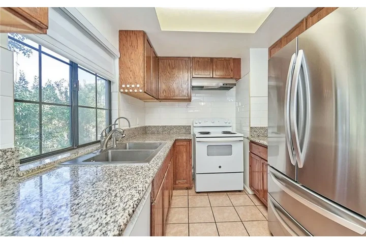 $1950 : 2Bedroom Apt in Vermont Ave image 4