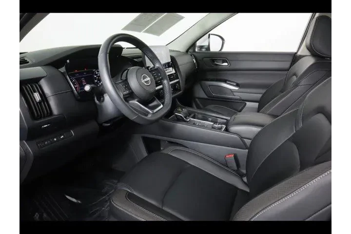 $38875 : Nissan Pathfinder 2025 AWD S image 9