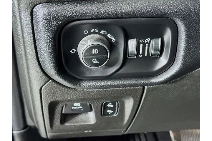 $27088 : Ram 1500 2019 4x4 Big Horn 4 image 10