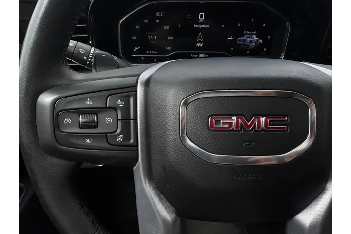 2024 GMC Sierra 1500 SLT Crew image 9