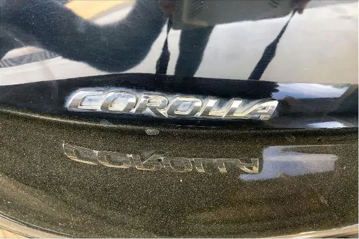 $21211 : Toyota Corolla Hatchback 202 image 9