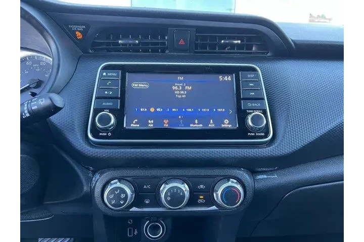 $12997 : Nissan Kicks 2023 S 4dr Cros image 9