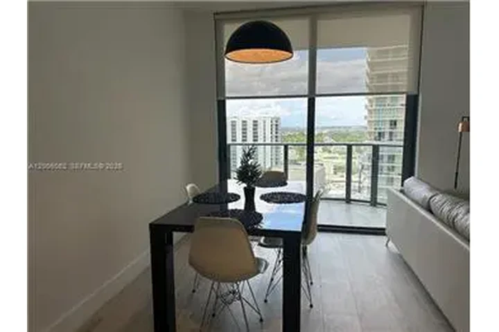 $4200 : Rental property with 1 bedro image 5