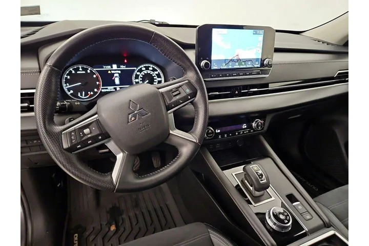 $25998 : Mitsubishi Outlander 2022 AW image 9