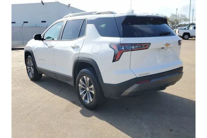 $25988 : Chevrolet Equinox 2025 LT 4d image 4