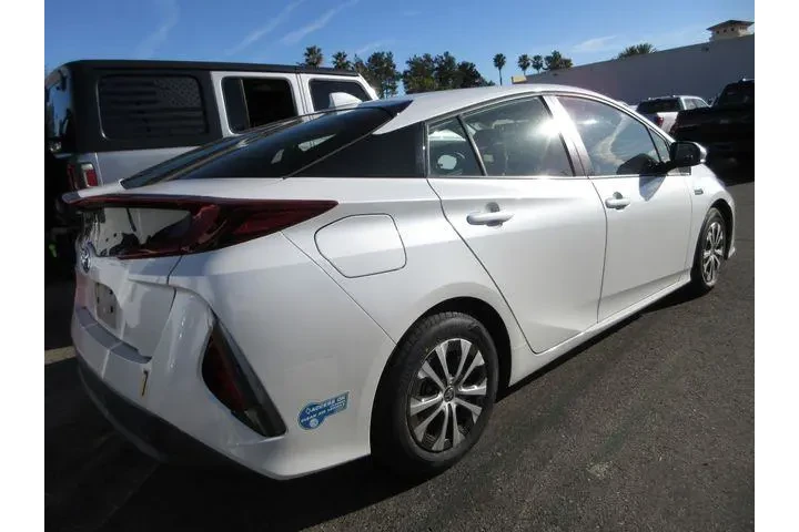 $19586 : Toyota Prius Prime 2021 Limi image 3