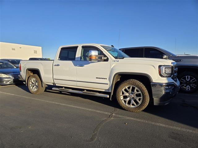 $33260 : Pre-Owned 2017 Sierra 1500 SLT image 5