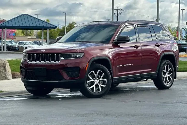 $32995 : Jeep Grand Cherokee 2025 4x4 image 1