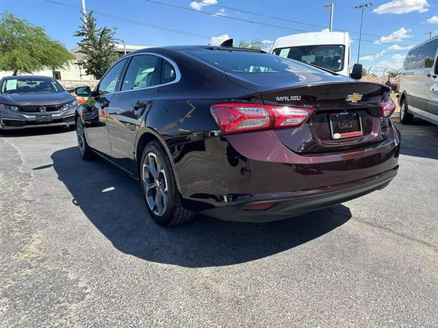 $18995 : Pre-Owned 2021 Malibu LT Seda image 8