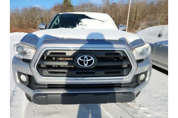 $23331 : Toyota Tacoma 2016 4x4 SR V6 image 2