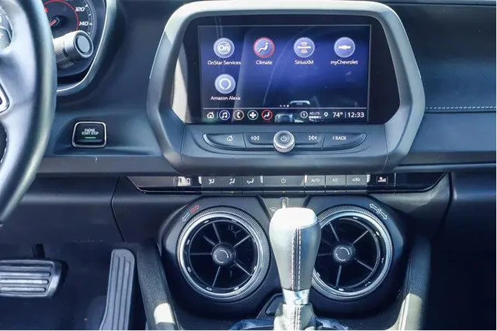 $35000 : Chevrolet Camaro 2022 LT 2dr image 8