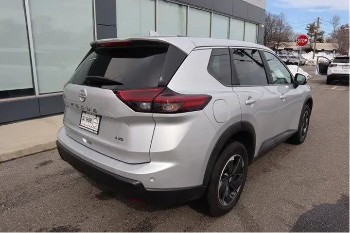 $22302 : Nissan Rogue 2025 AWD SV 4dr image 7