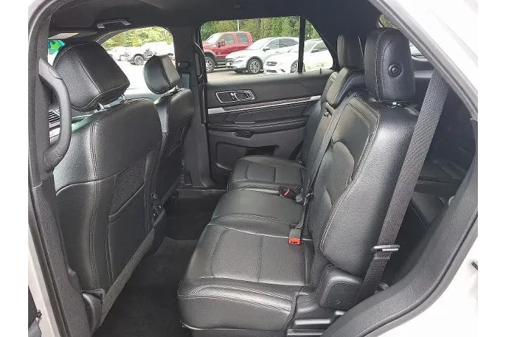 $16495 : Ford Explorer 2016 AWD Limit image 10