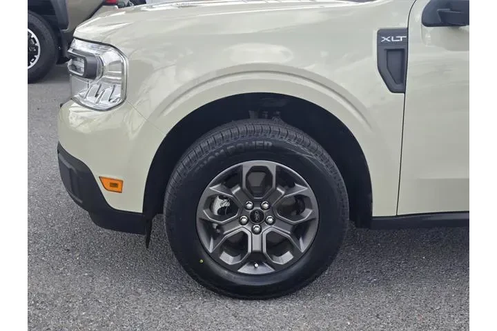 $27999 : Ford Maverick 2024 XLT 4dr S image 9