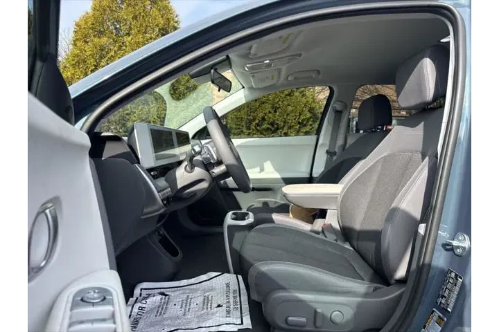 $23990 : Hyundai IONIQ 5 2023 SE 4dr image 8