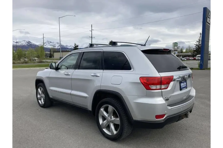 $12999 : 2011 Grand Cherokee Overland image 8