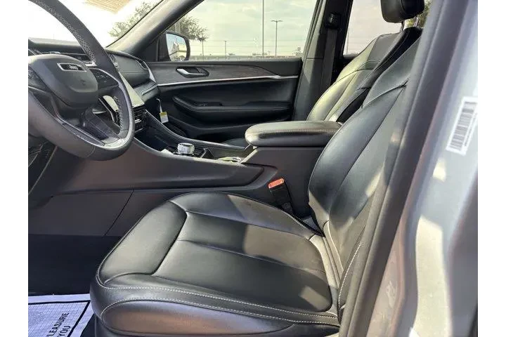 $38484 : Jeep Grand Cherokee L 2024 4 image 10