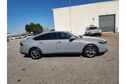 $27979 : Honda Accord Hybrid 2024 EX- thumbnail