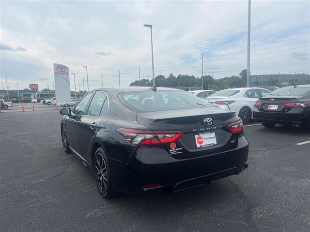 $28881 : PRE-OWNED 2024 TOYOTA CAMRY SE image 5