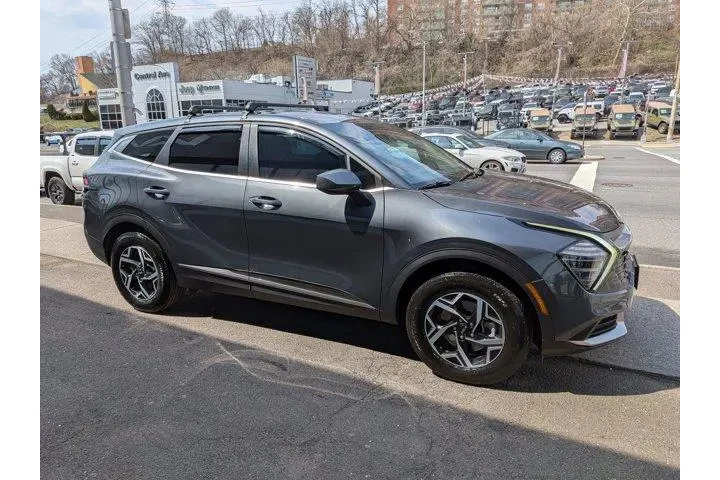 $22895 : Kia Sportage 2024 AWD LX 4dr image 5