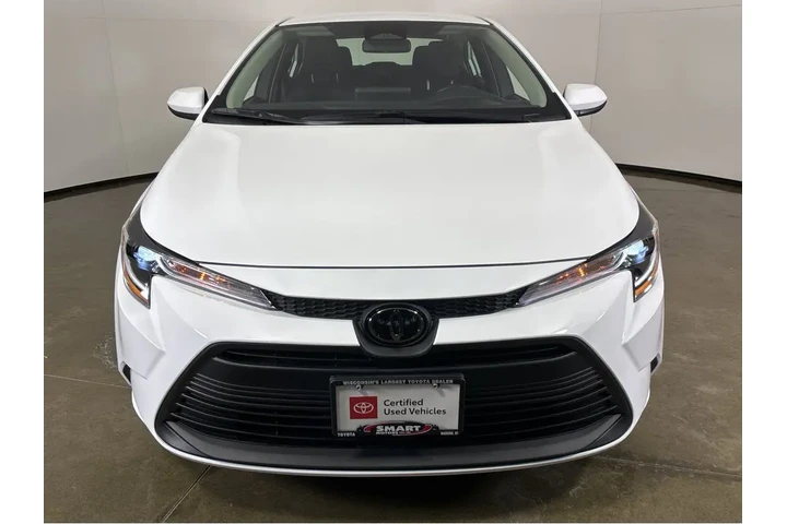 $23997 : Gold Certified2025 Corolla LE image 9