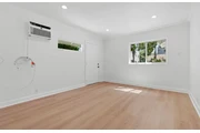 $2400 : 3 bedroom house In LA for rent thumbnail