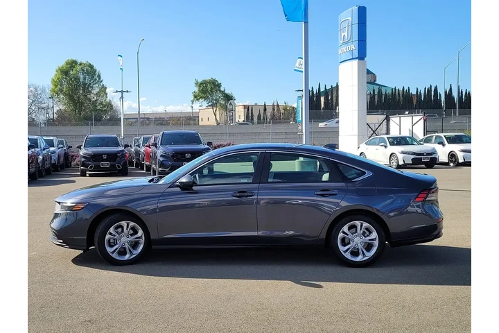 $25888 : Honda Accord 2025 LX 4dr Sed image 8