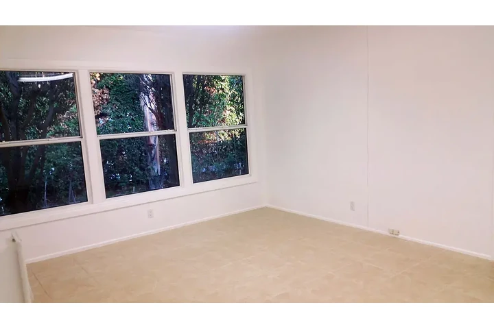 $1375 : North Hollywood 🏡 image 6